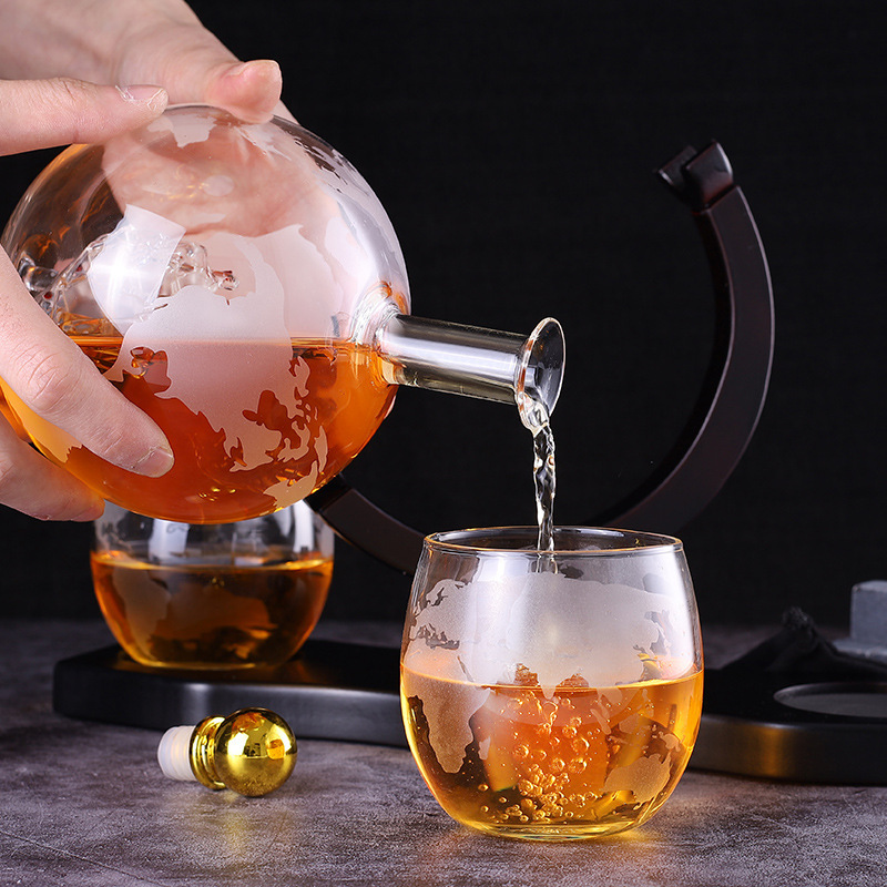 Набор креативных графинов «Гло – обзор и цена Decanter Globe Set