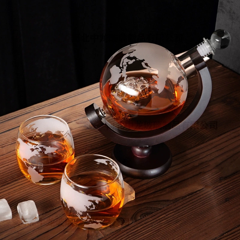 Набор креативных графинов в ви – обзор и цена Decanter Globe Set